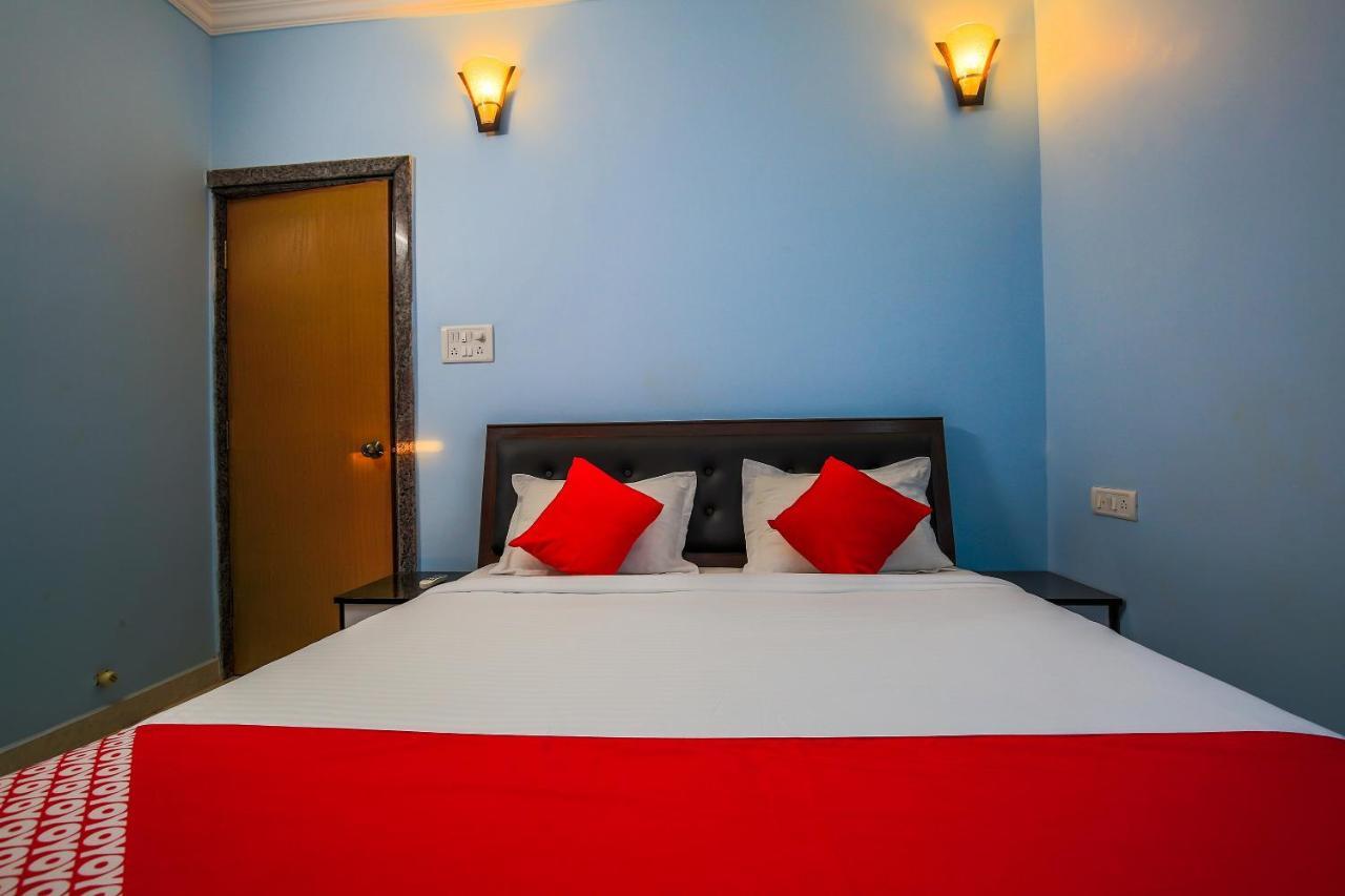 Oyo 15626 The Sovva Hotel Morjim Dış mekan fotoğraf