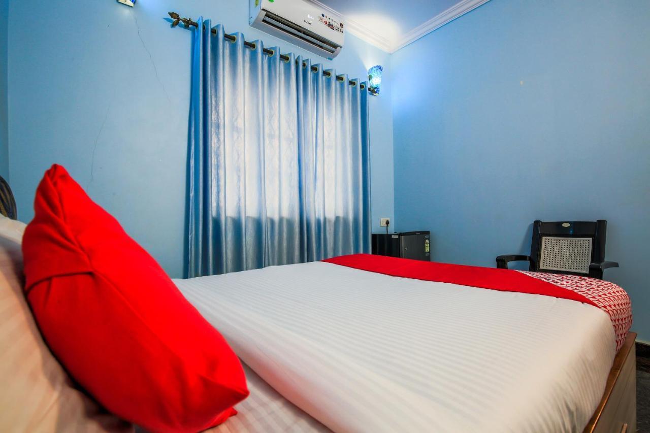 Oyo 15626 The Sovva Hotel Morjim Dış mekan fotoğraf