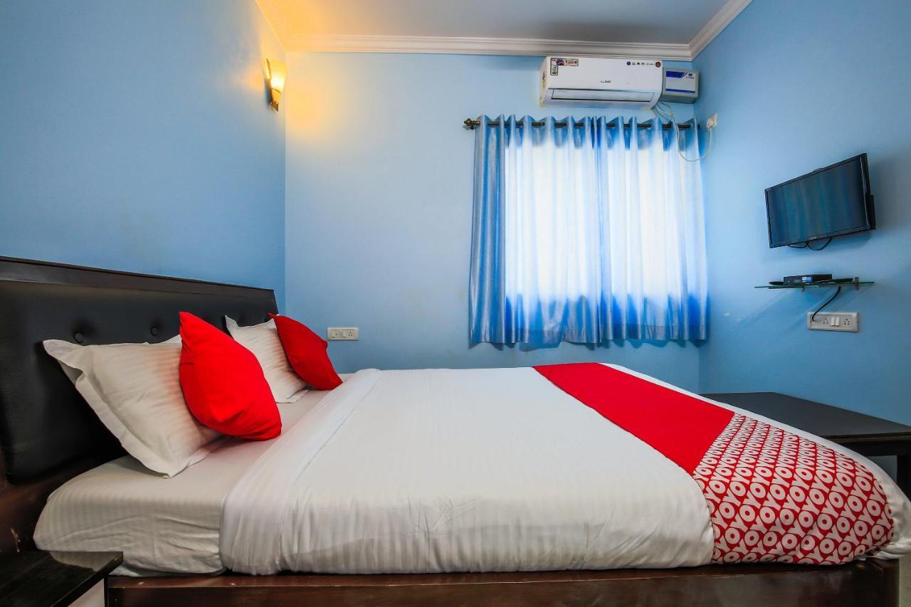 Oyo 15626 The Sovva Hotel Morjim Dış mekan fotoğraf