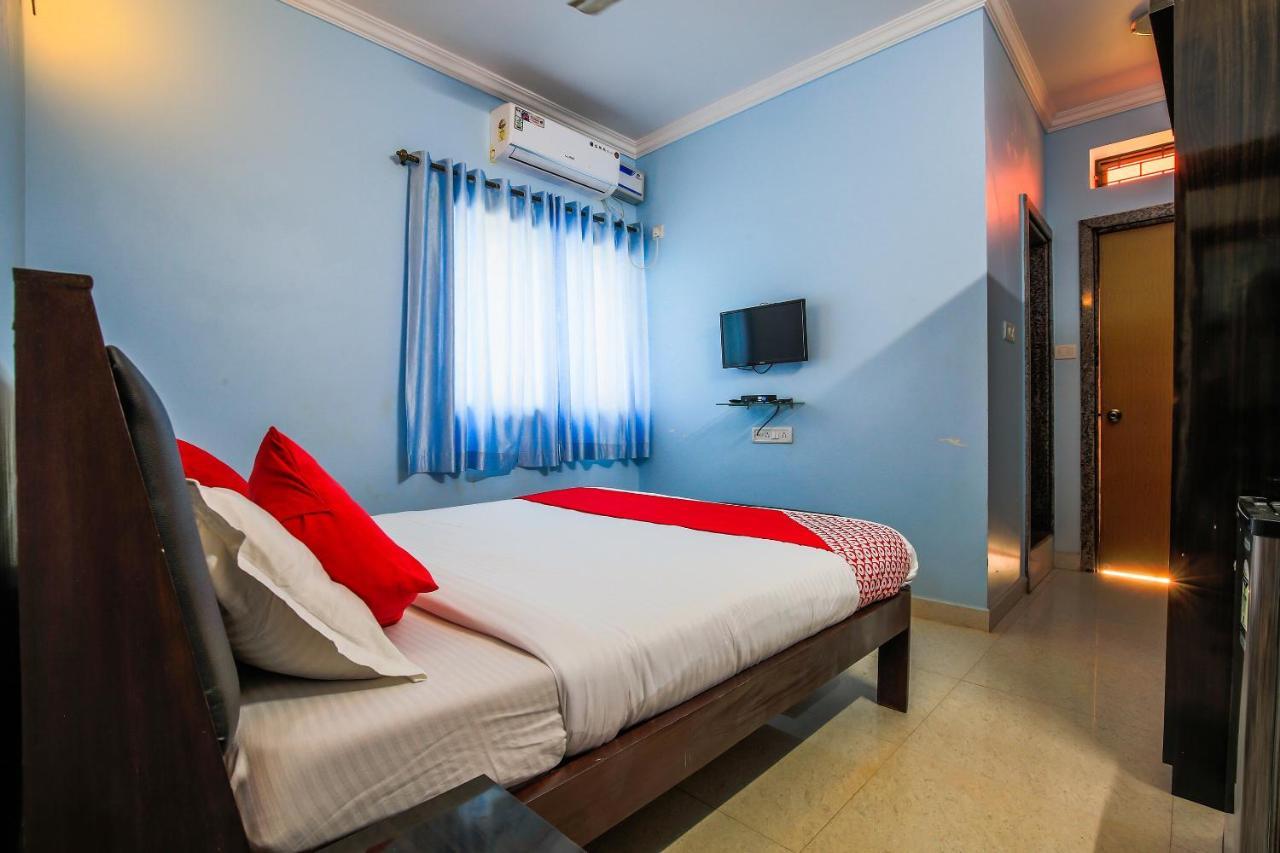 Oyo 15626 The Sovva Hotel Morjim Dış mekan fotoğraf