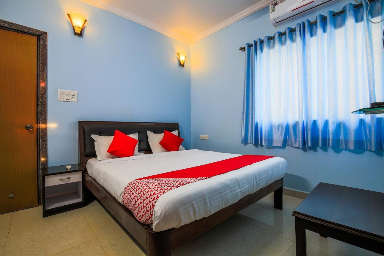 Oyo 15626 The Sovva Hotel Morjim Dış mekan fotoğraf