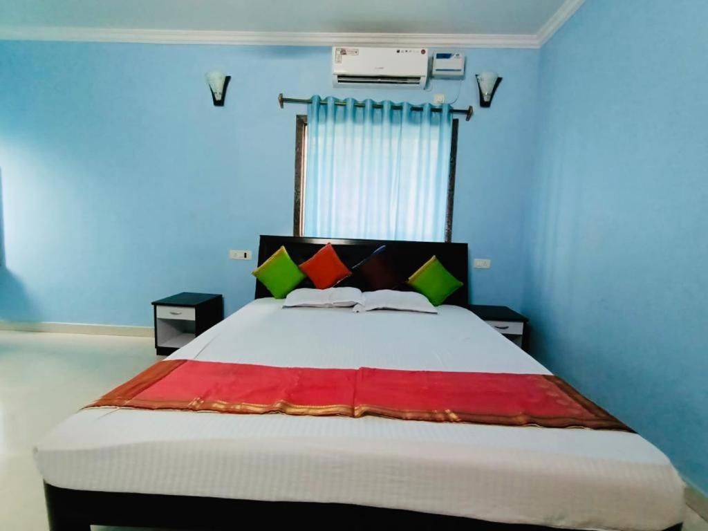 Oyo 15626 The Sovva Hotel Morjim Dış mekan fotoğraf