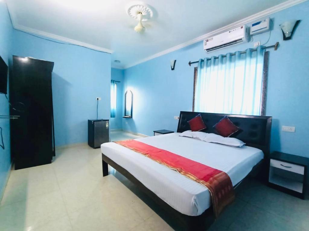 Oyo 15626 The Sovva Hotel Morjim Dış mekan fotoğraf