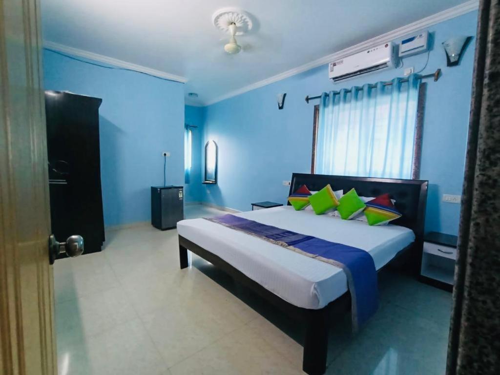 Oyo 15626 The Sovva Hotel Morjim Dış mekan fotoğraf
