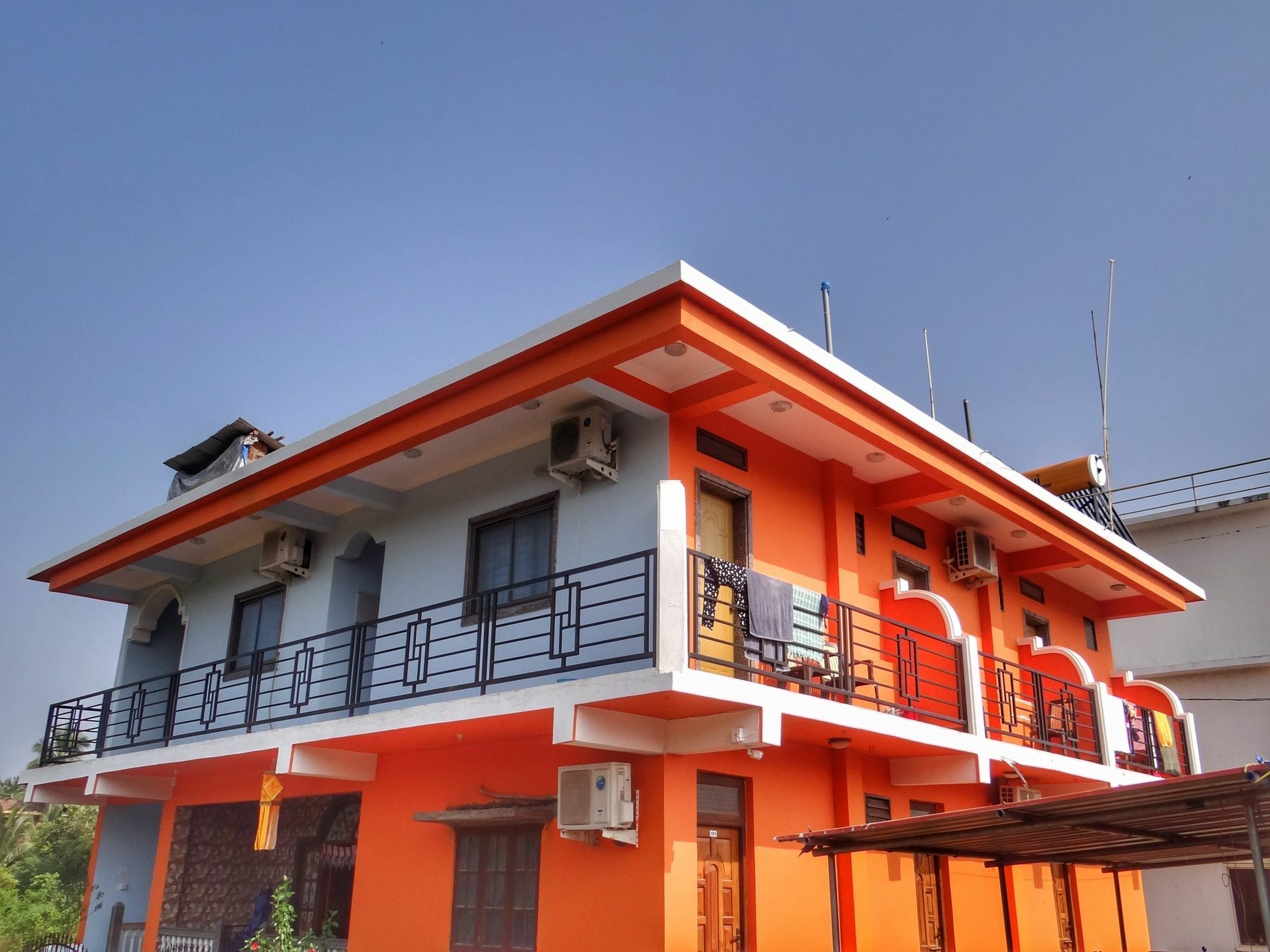Oyo 15626 The Sovva Hotel Morjim Dış mekan fotoğraf