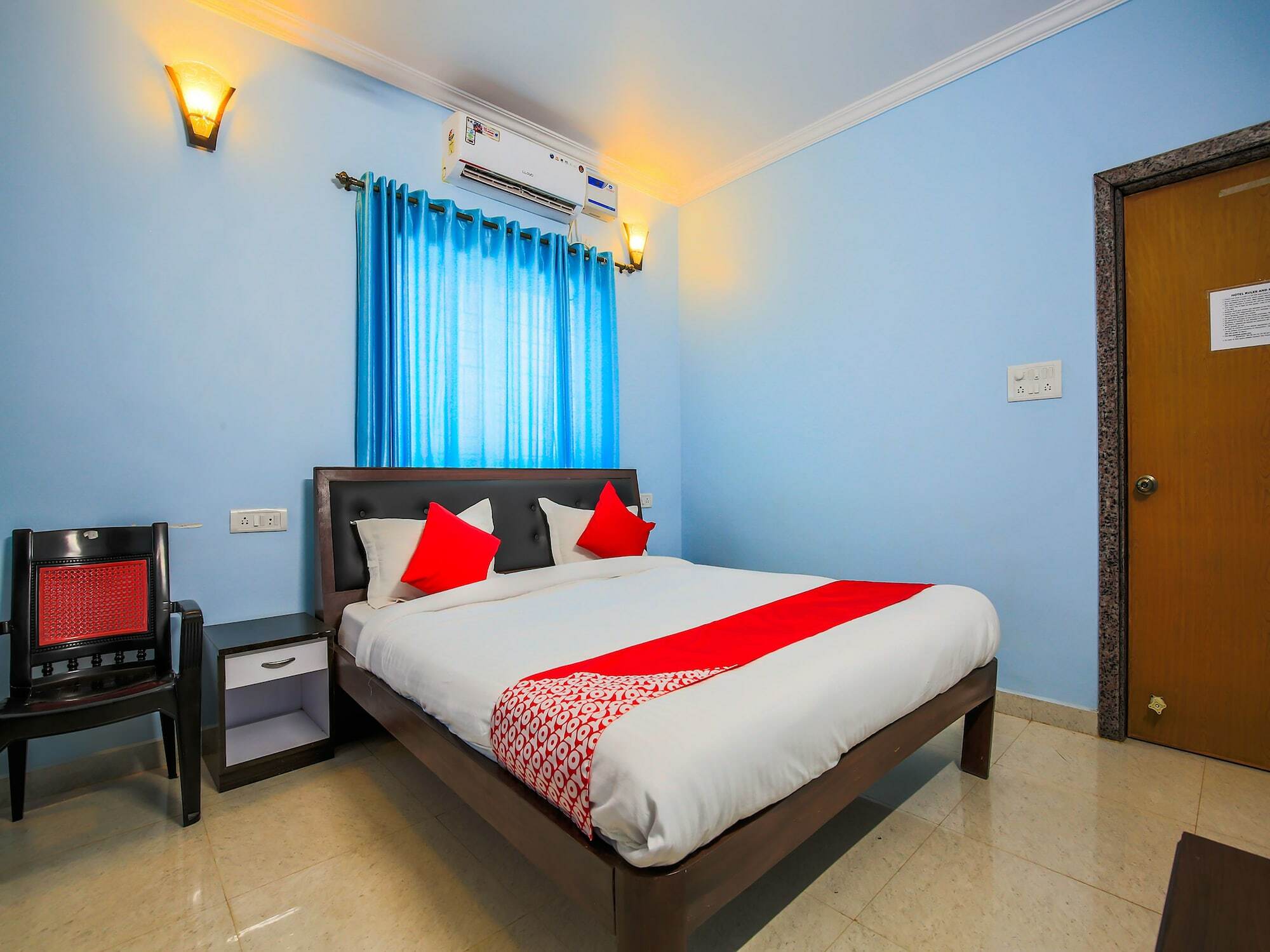 Oyo 15626 The Sovva Hotel Morjim Dış mekan fotoğraf